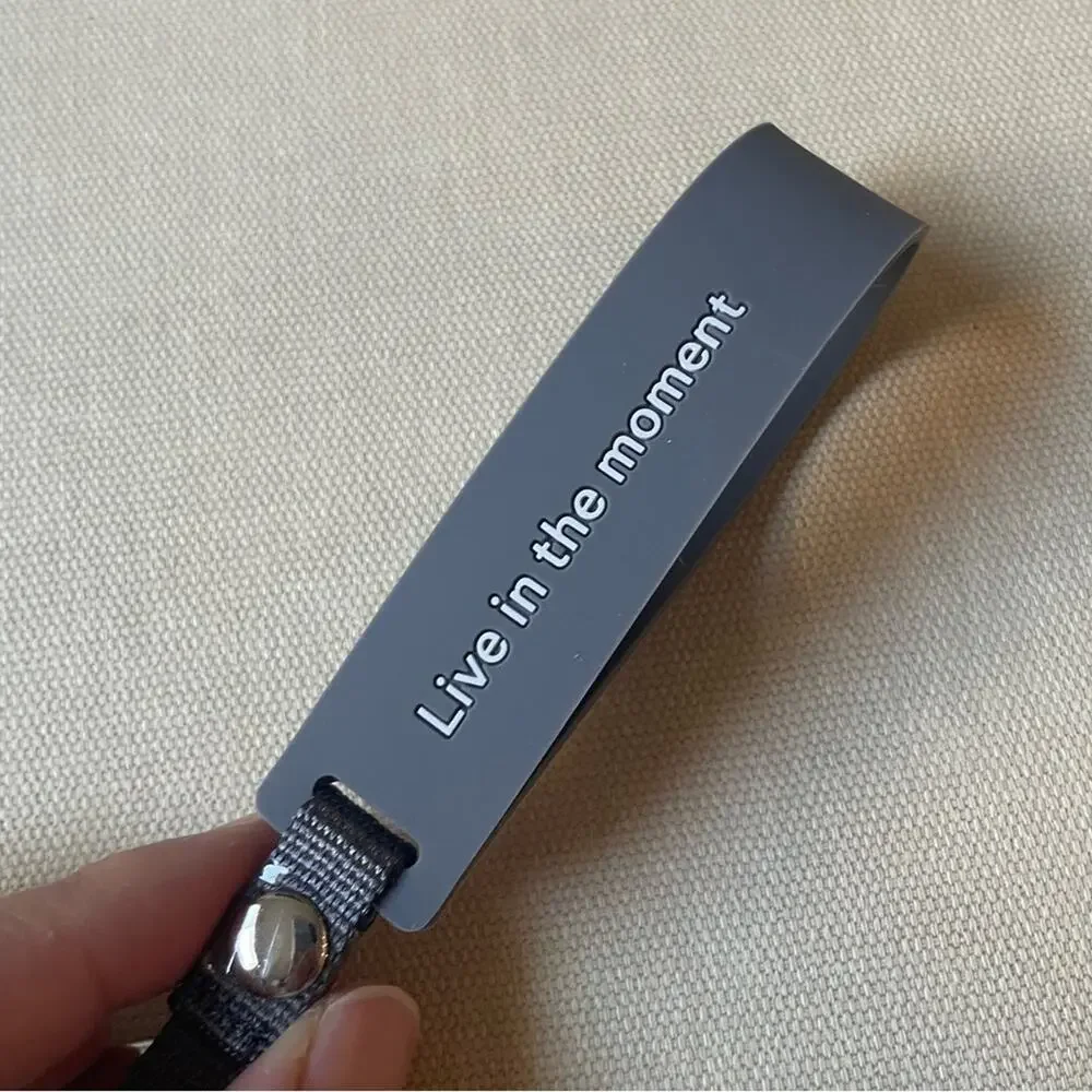 Lululemon silicone keychain - Solar Grey/Starch Blue